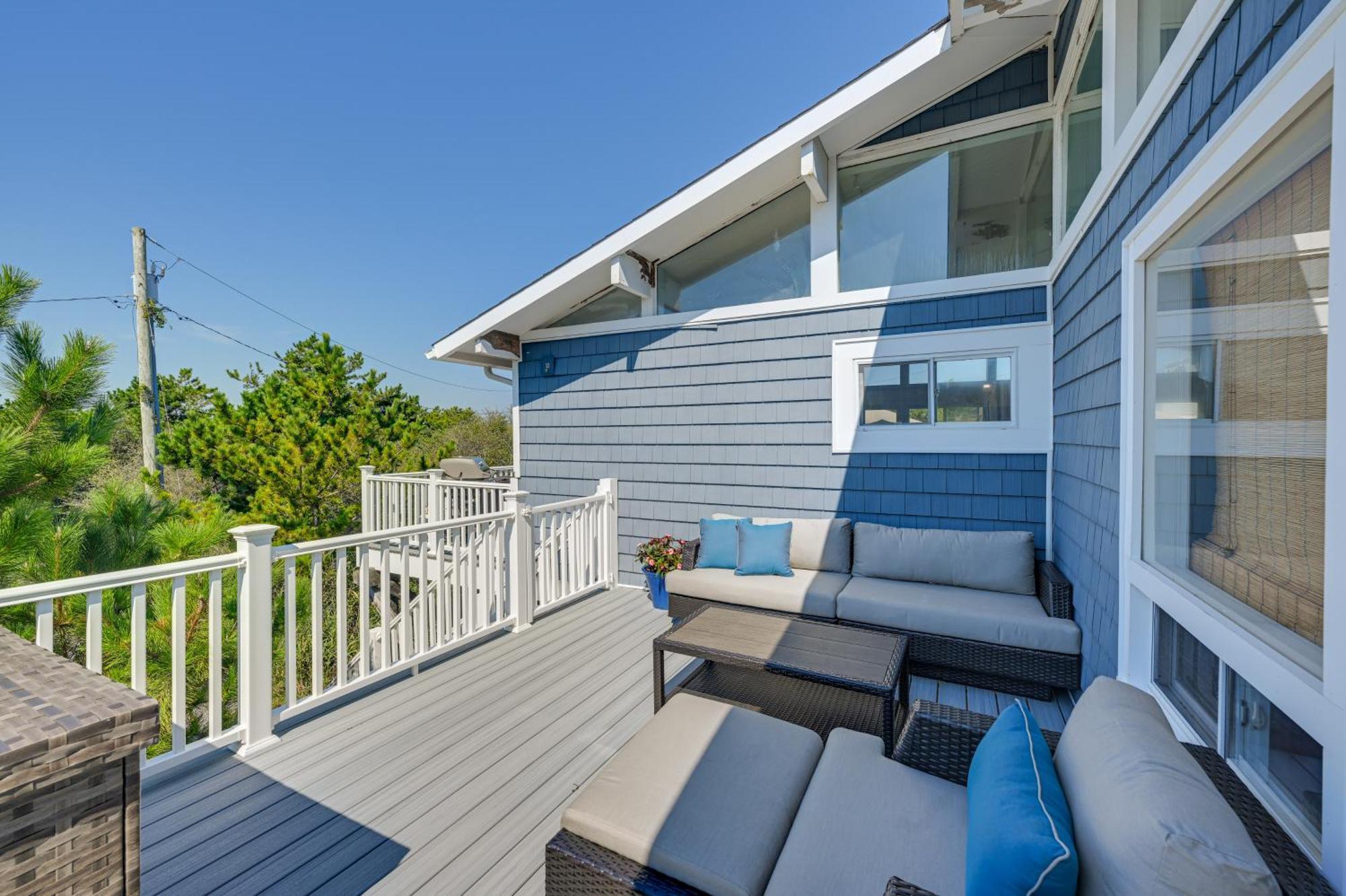 Westhampton Beach Home With Deck And Ocean Views! Bagian luar foto