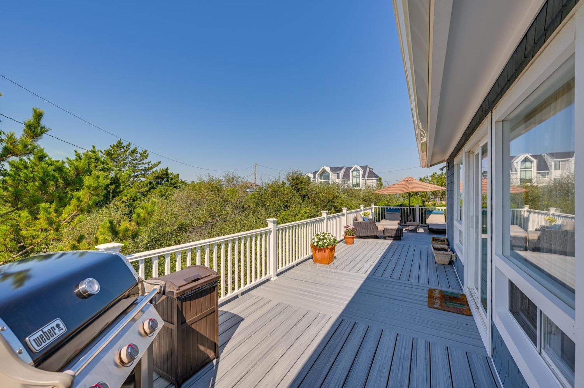 Westhampton Beach Home With Deck And Ocean Views! Bagian luar foto
